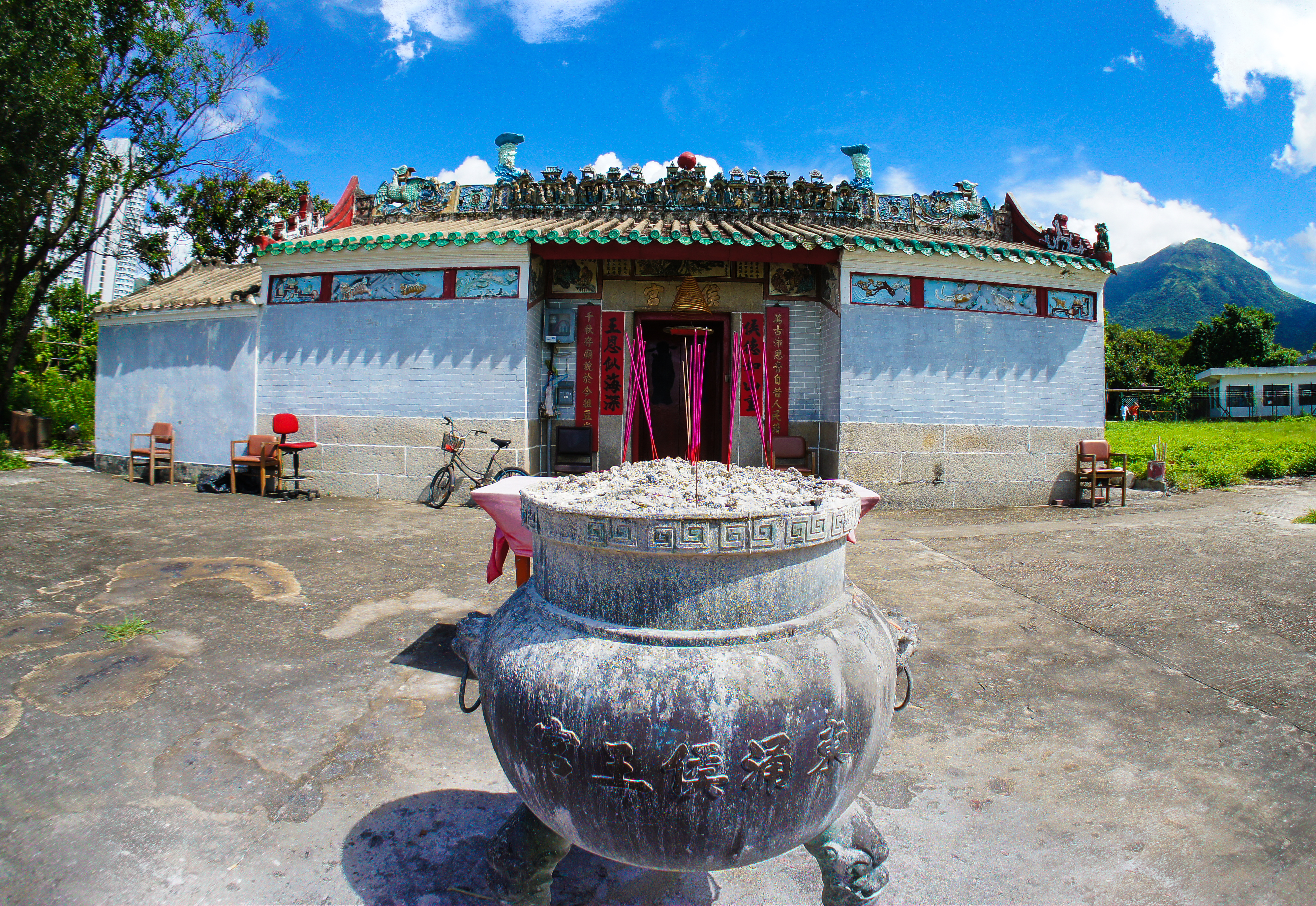 Hau Wong Temple, incense burner. Tung Chung, Lantau Island (Hong Kong)